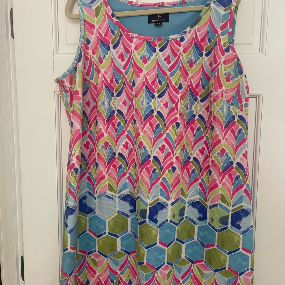 Scoop neck colorful summer shift